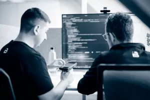 Programmierung einer Maschine am Computer